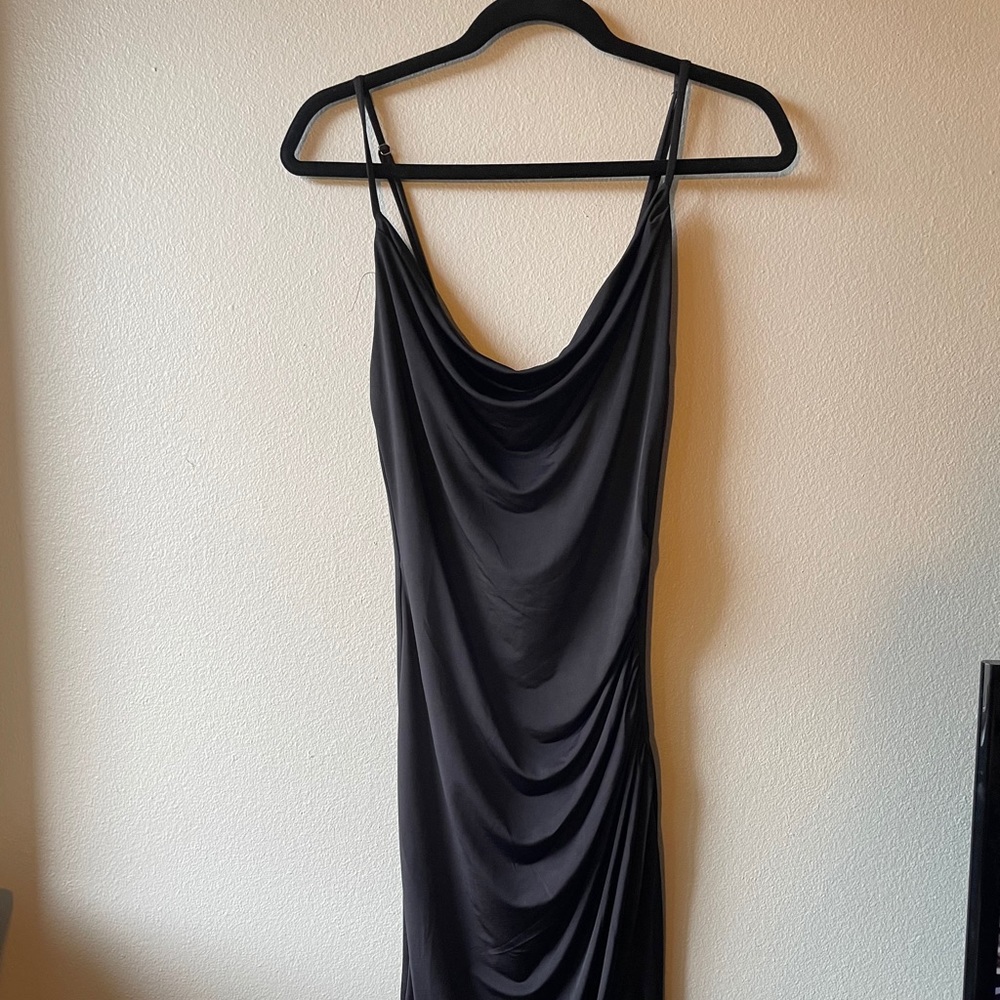 Black side runched dress